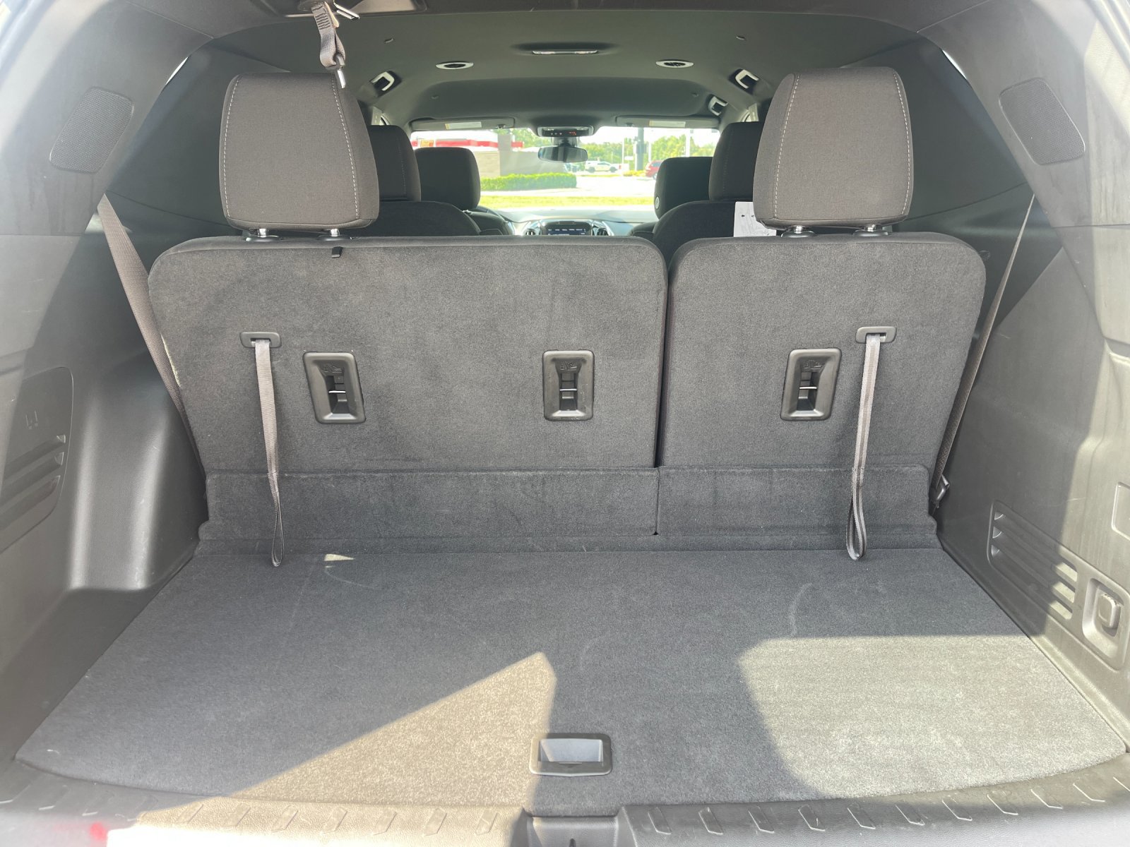 Used 2023 Chevrolet Traverse LT FWD image 17