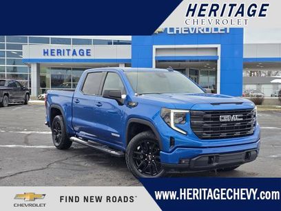 Used 2022 GMC Sierra 1500 Elevation w/ LPO, Elevation Black Package