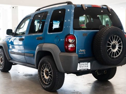Used 2006 Jeep Liberty Sport image 6