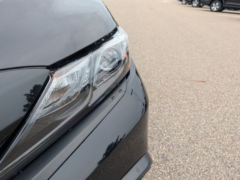 Used 2023 Toyota Camry SE FWD image 16