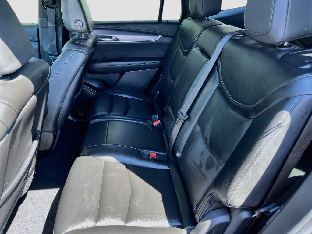 Used 2025 Cadillac XT6 Luxury AWD/4WD image 25