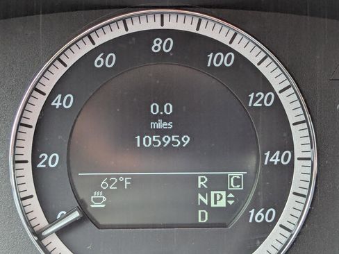 Used 2010 Mercedes-Benz E 350 4MATIC Sedan image 5