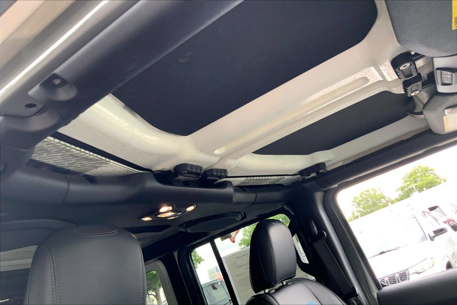 Certified 2023 Jeep Wrangler Unlimited Rubicon 4xe w/ Cold Weather Group AWD/4WD image 12