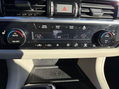 Used 2022 Nissan Pathfinder SL w/ SL Premium Package image 21