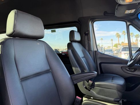 Used 2021 Mercedes-Benz Sprinter 2500 w/ Premium Package image 24