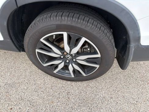 Used 2021 Honda Pilot Touring image 9