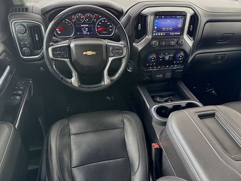 Used 2020 Chevrolet Silverado 1500 LTZ w/ LTZ Convenience Package AWD/4WD image 17