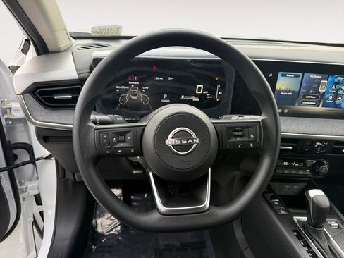 New 2026 Nissan Kicks SV image 17