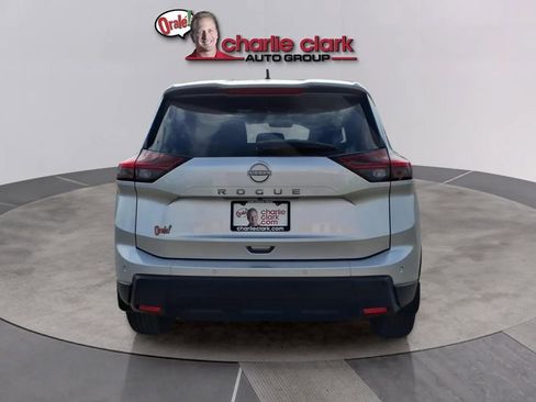 Used 2025 Nissan Rogue S FWD image 4
