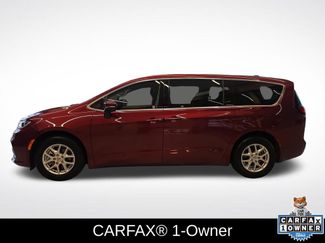 Used 2023 Chrysler Pacifica Touring-L FWD video 2