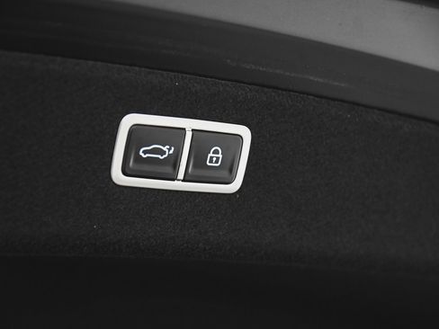 Used 2024 Genesis G80 image 38