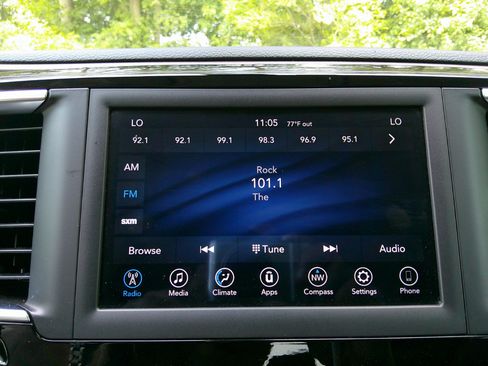 Used 2018 Chrysler Pacifica Touring Plus w/ Tire & Wheel Group image 25