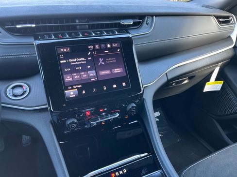 New 2025 Jeep Grand Cherokee L Altitude image 13