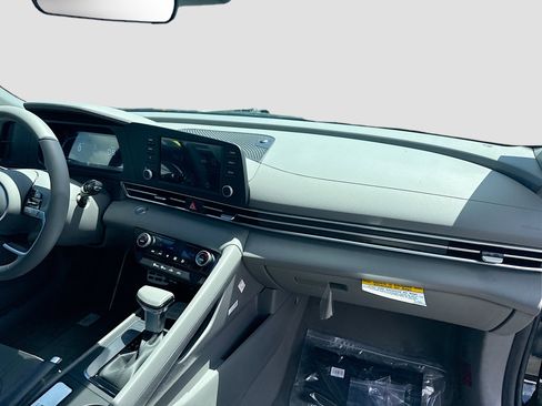 New 2026 Hyundai Elantra Sport FWD image 21