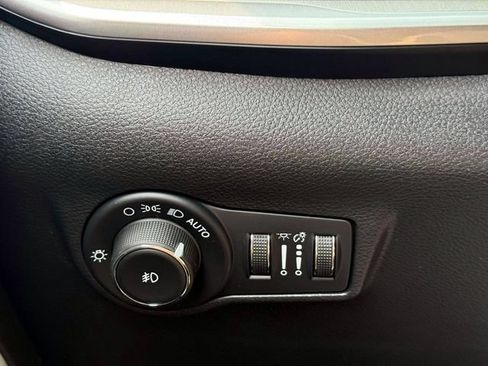 Certified 2025 Jeep Compass Limited AWD/4WD image 22