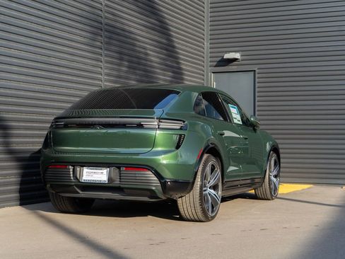 New 2025 Porsche Macan Turbo Electric image 9