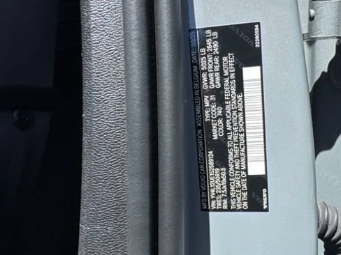 Certified 2025 Volvo XC40 B5 Plus AWD/4WD image 25