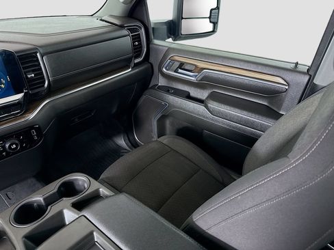 Used 2024 Chevrolet Silverado 2500 LT AWD/4WD image 23