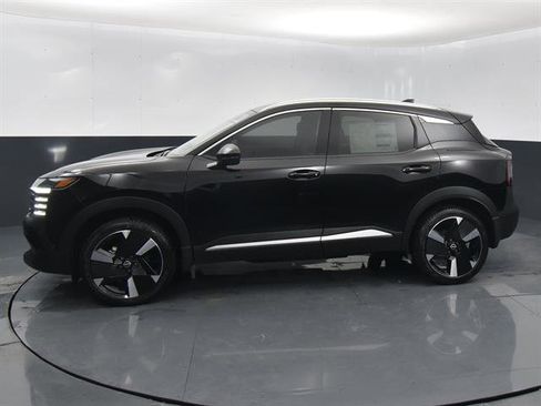 Used 2025 Nissan Kicks SR w/ SR Premium Package FWD image 22