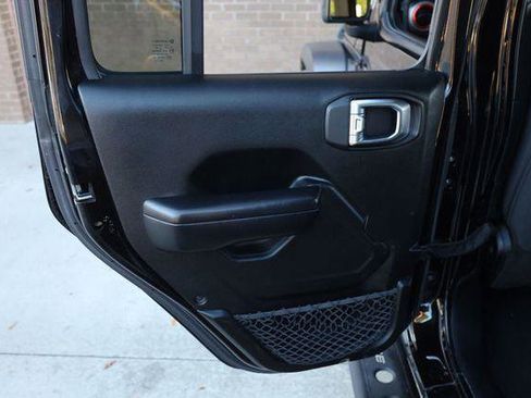 Used 2018 Jeep Wrangler Unlimited Sport S AWD/4WD image 20