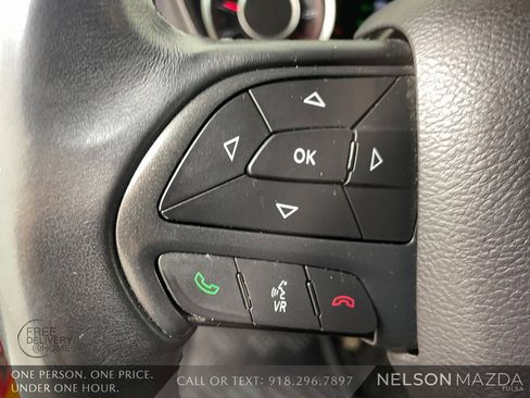 Used 2015 Dodge Challenger SXT image 22