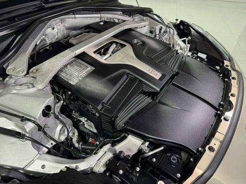 Used 2021 Aston Martin DBX image 44