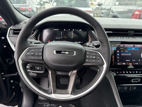 New 2026 Jeep Grand Cherokee Limited w/ Limited Altitude Package AWD/4WD image 10