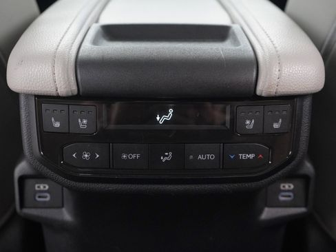 Used 2024 Toyota Grand Highlander AWD Hybrid image 22