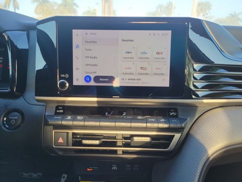 Used 2025 Toyota Camry SE image 20