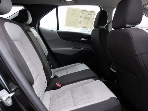 Used 2022 Chevrolet Equinox LS image 12