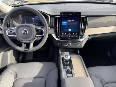 Certified 2025 Volvo XC90 B5 Plus image 11