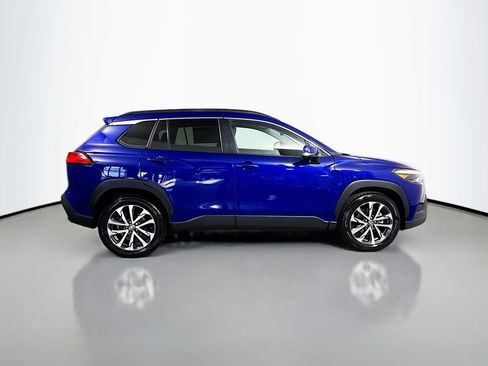 Certified 2022 Toyota Corolla Cross XLE image 8