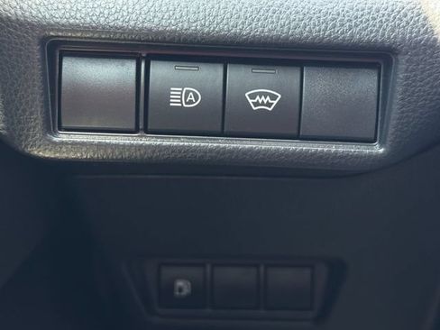 Used 2025 Toyota Prius LE FWD image 28