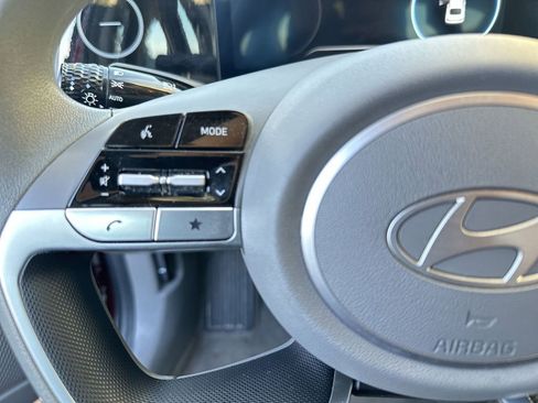 Used 2024 Hyundai Elantra SEL image 30