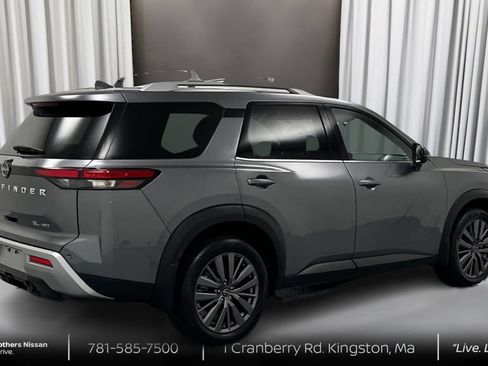Used 2023 Nissan Pathfinder SL w/ SL Premium Package AWD/4WD image 5