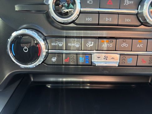 New 2026 Ford F250 Lariat w/ Black Appearance Package image 37