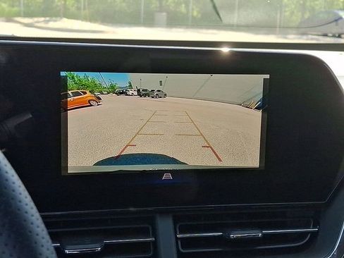 Used 2025 Chevrolet Trax RS w/ Driver Confidence Package FWD image 4