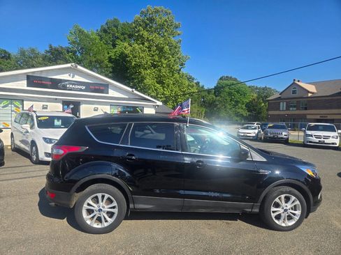 Used 2018 Ford Escape SE w/ Ford Safe & Smart Package FWD image 7