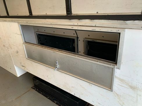 Used 2019 Ford E-450 and Econoline 450 Super Duty w/ Power Windows & Locks Group image 37