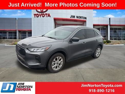 Used 2024 Ford Escape Active image 2