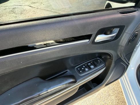 Used 2022 Chrysler 300 S RWD image 8