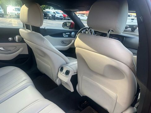 Used 2017 Mercedes-Benz E 300 4MATIC image 26