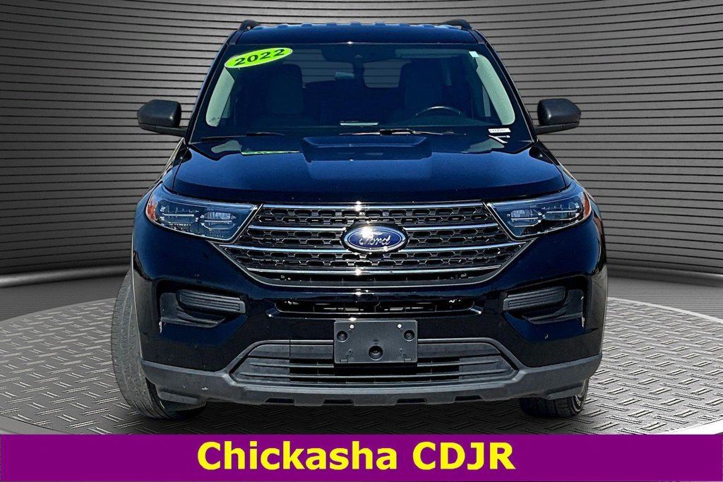 Used 2022 Ford Explorer XLT AWD/4WD image 2
