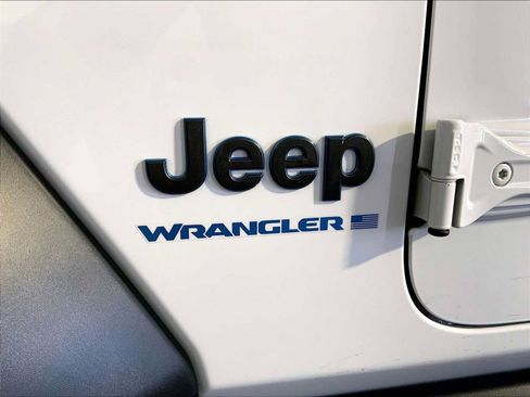 Used 2023 Jeep Wrangler Unlimited w/ Cold Weather Group AWD/4WD image 35