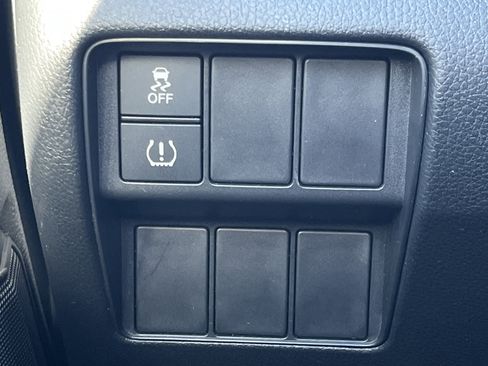 Used 2017 Honda CR-V LX image 12