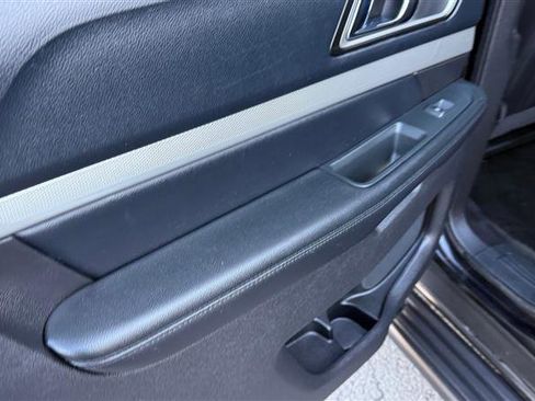 Used 2016 Ford Explorer XLT w/ Equipment Group 202A image 24