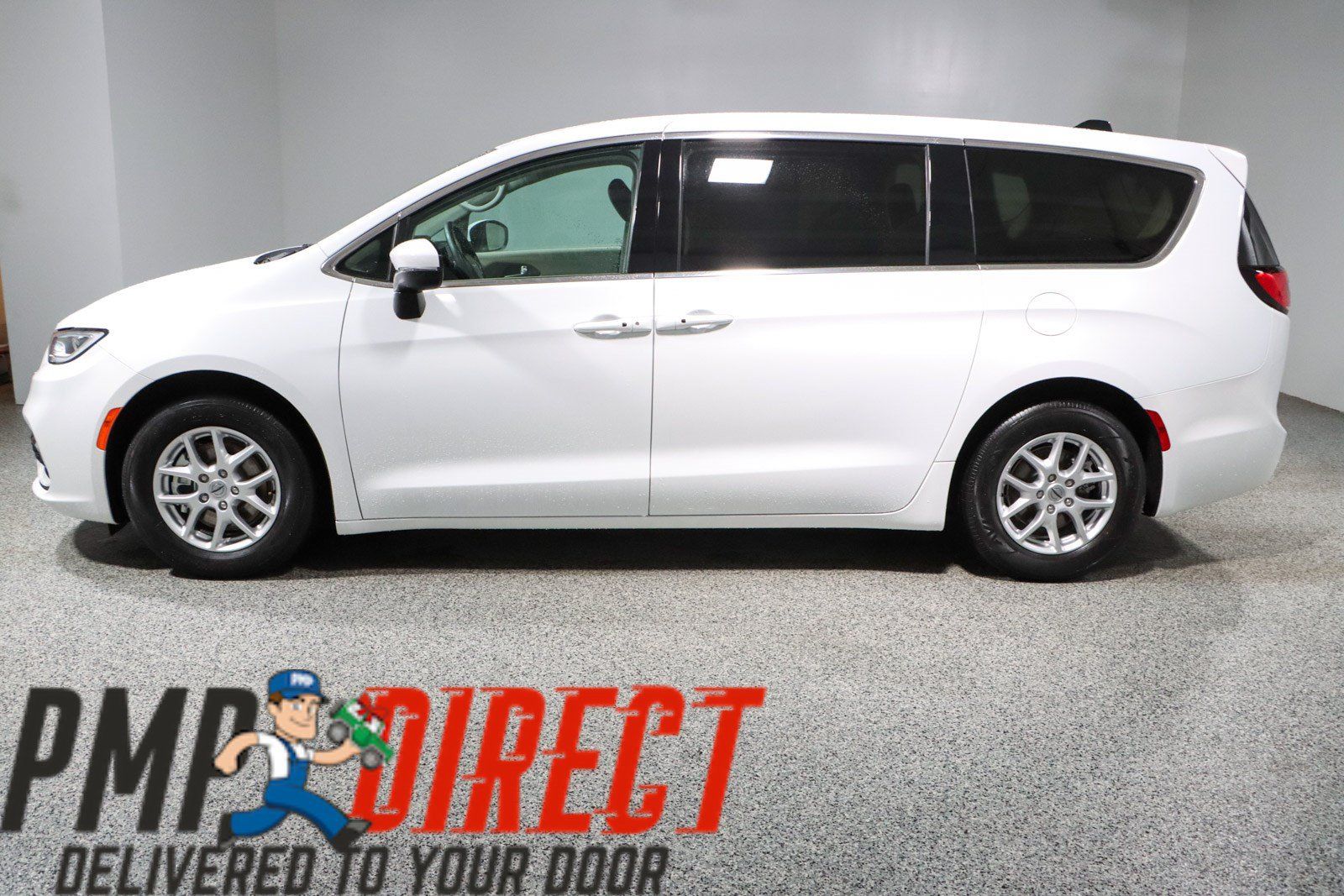 Used 2023 Chrysler Pacifica Touring-L FWD image 10