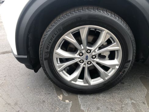 Used 2023 Ford Explorer Limited image 36