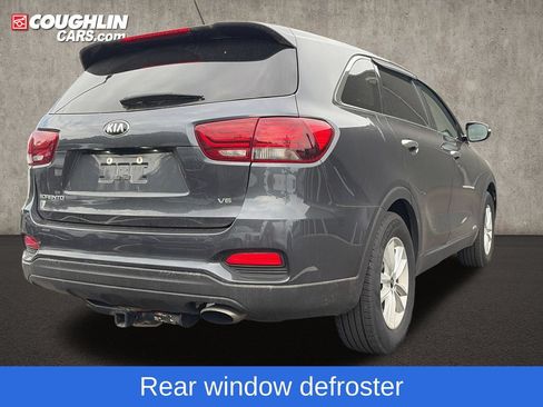 Used 2019 Kia Sorento AWD V6 image 9