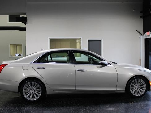 Used 2014 Cadillac CTS Luxury RWD image 2